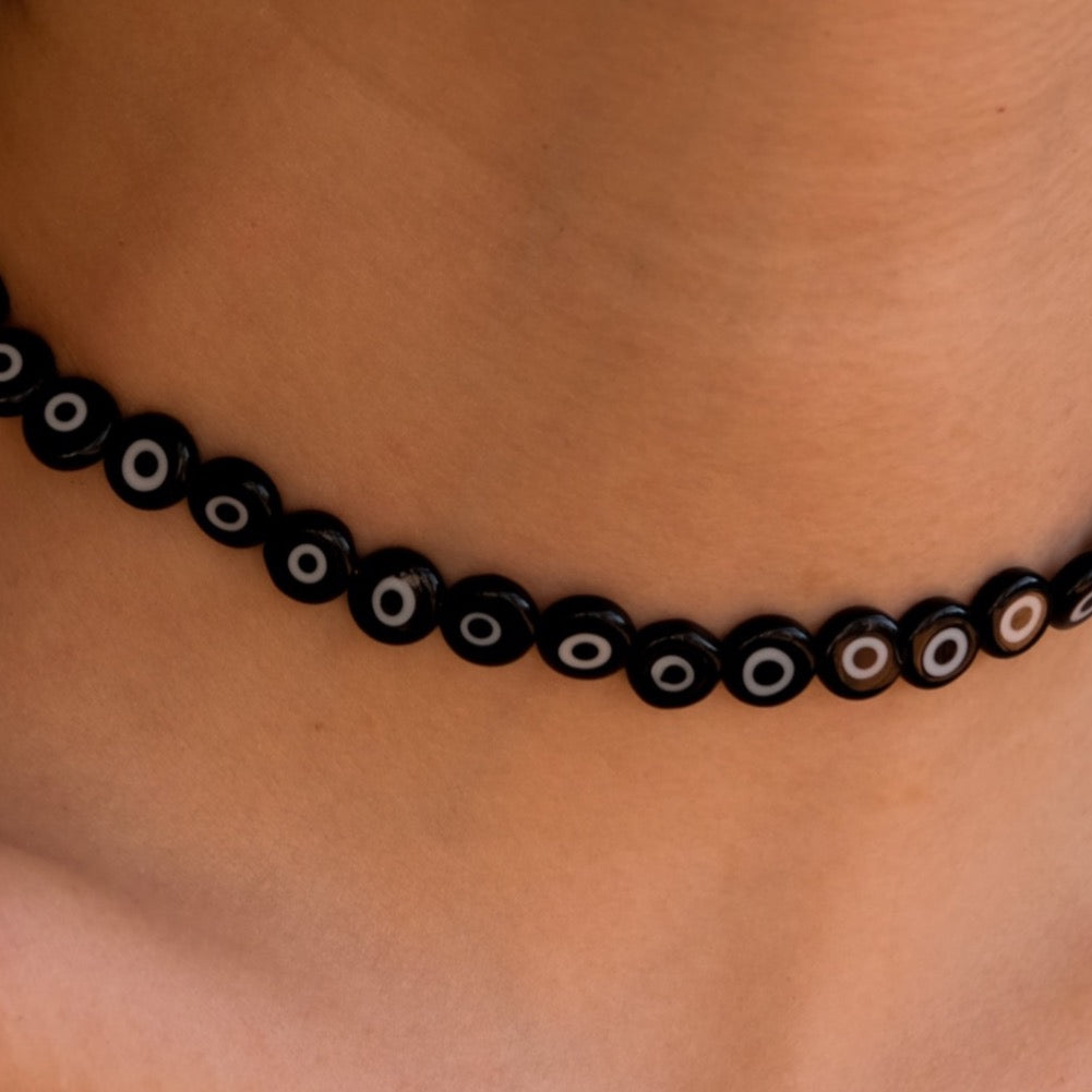 Black eyes choker