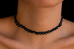 Black eyes choker