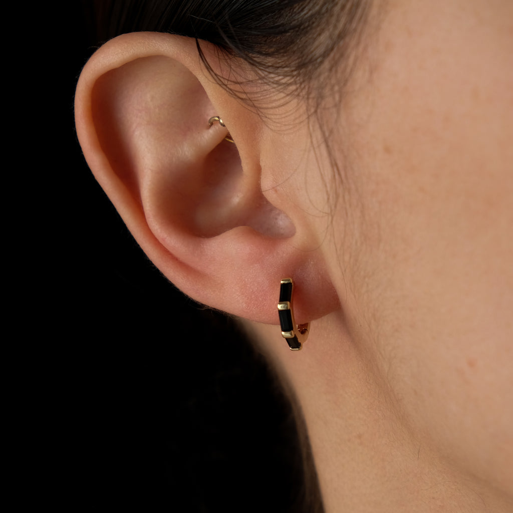 Small black rectangles hoops