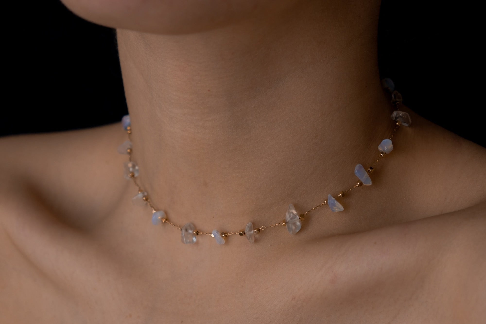 Opaline choker