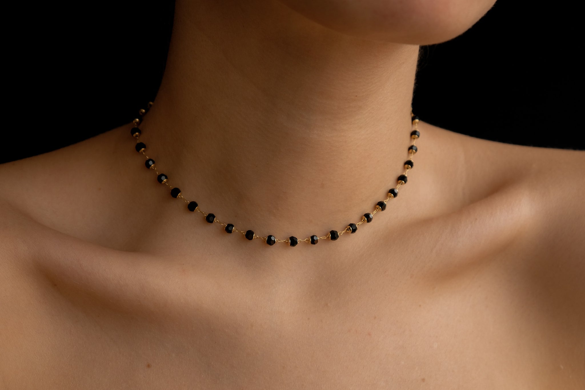 Black dots choker